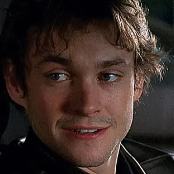 Chat with Alvin Coulson, the  character AI chatbot