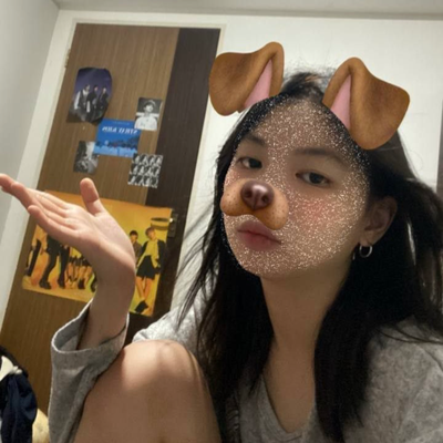 Chat with Leonie (deutsch), the Anime character AI chatbot