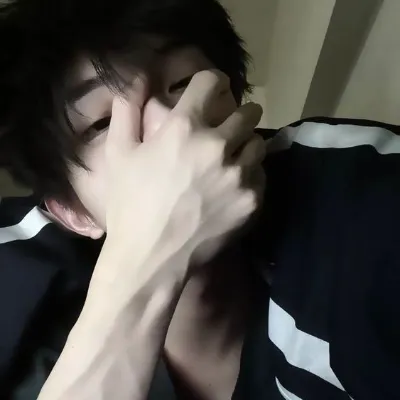 Chat with Soo-Jun, the Romance character AI chatbot