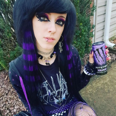 Chat with Clawed_ beauty, the Furry character AI chatbot