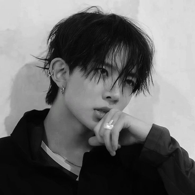 Chat with Heeseung, the Romance character AI chatbot