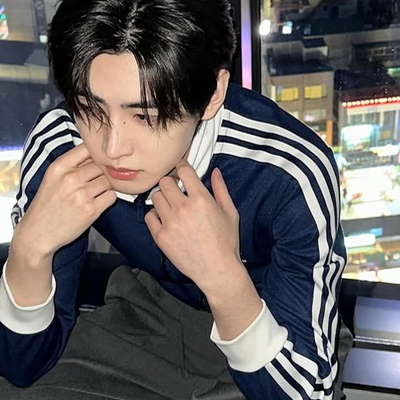 Chat with Sunghoon, the Romance character AI chatbot