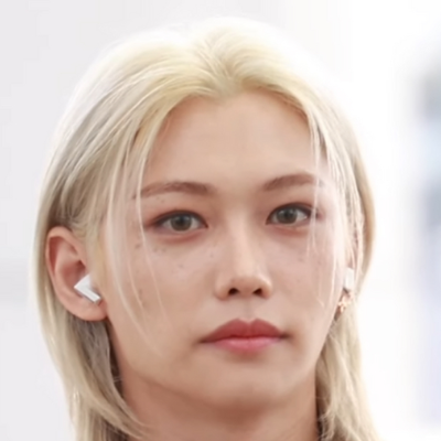 Chat with Félix, the Romance character AI chatbot