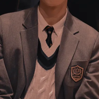 Chat with Xaden Hale, the  character AI chatbot