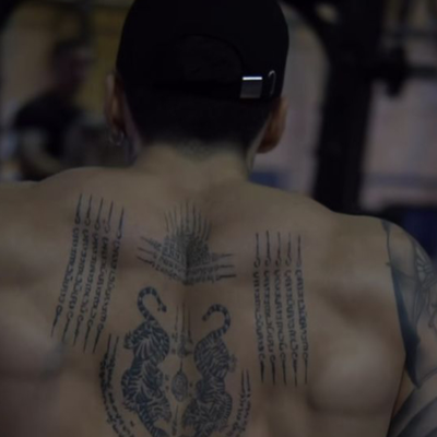 Chat with damian vandeleur, the  character AI chatbot