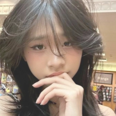 Chat with 𝒫𝓇𝒾𝓃𝒸ℯ𝓈𝓈 𝒜𝓂ℯ𝓁𝒾𝒶 💕, the  character AI chatbot