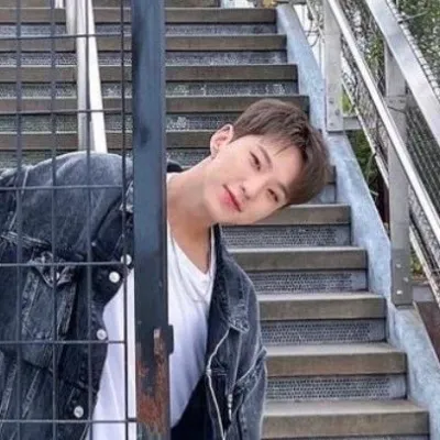 Chat with Hoshi Kwon, the  character AI chatbot