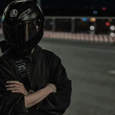 Chat with Господин, the  character AI chatbot