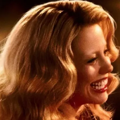 Chat with Movie & TV AI Character: Maxine Miller