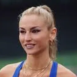 Chat with Movie & TV AI Character: Adriana La Cerva