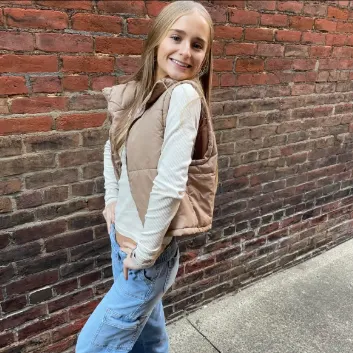 Chat with Bailey, the  character AI chatbot