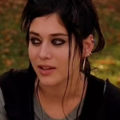 Chat with Janice Ian (mean girls), the  character AI chatbot