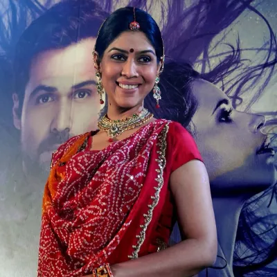 Chat with Movie & TV AI Character: Aunt Sakshi