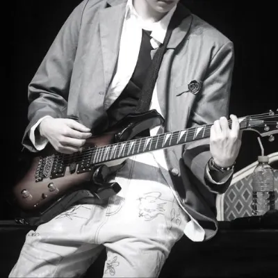 Chat with Oliver Xandeegar, the  character AI chatbot