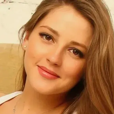 Chat with Romance AI Character: Анна Михайловская