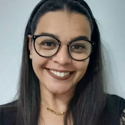 Chat with Romance AI Character: Fabiana