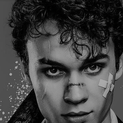 Chat with Mattheo Riddle, the Movie & TV character AI chatbot