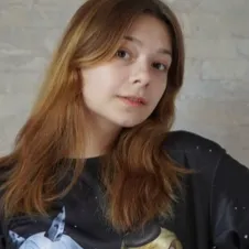 Chat with Соня маер, the Anime character AI chatbot