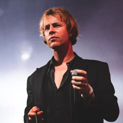 Chat with Tom Odell, the BL & ABO character AI chatbot