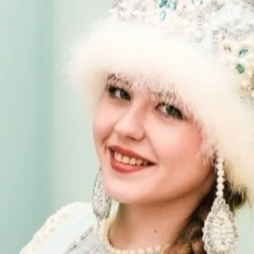 Chat with Снегурочка снжовиночка, the Anime character AI chatbot