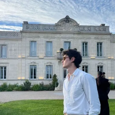 Chat with Matthias Von Castellan, the  character AI chatbot