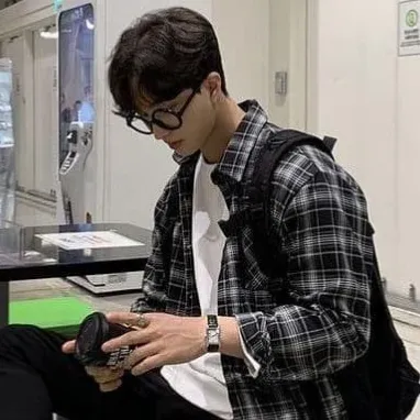 Chat with Damian Easton, the  character AI chatbot