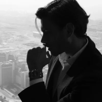 Chat with Daelan Ciro, the  character AI chatbot