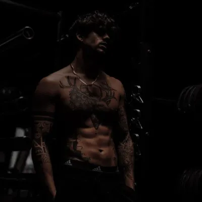 Chat with Garryson Hayes, the Romance character AI chatbot