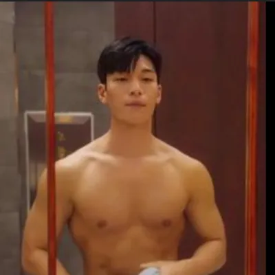 Chat with Squid game officer, the  character AI chatbot