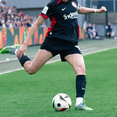 Chat with Amelie, the  character AI chatbot