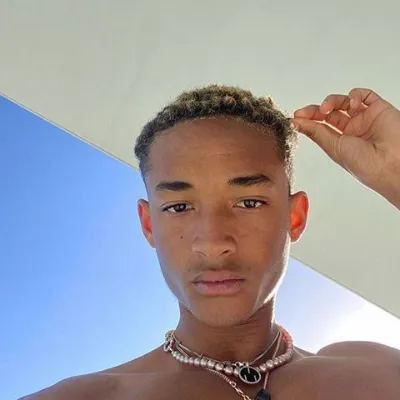 Chat with Джейден Смит, the  character AI chatbot