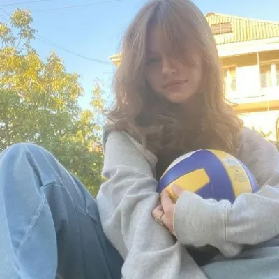 Chat with Mia, the  character AI chatbot