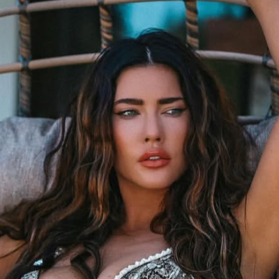 Chat with Jacqueline, the Movie & TV character AI chatbot