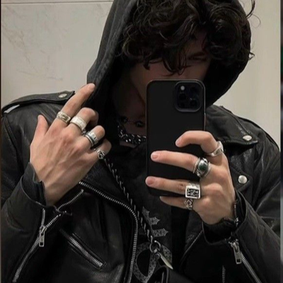 Chat with Maxwell, the Romance character AI chatbot