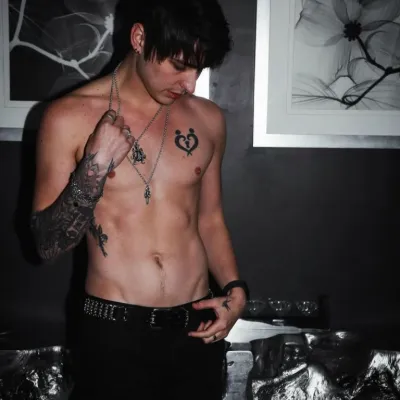 Chat with Romance AI Character: Colby Brock