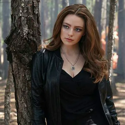 Chat with Romance AI Character: Hope Mikaelson
