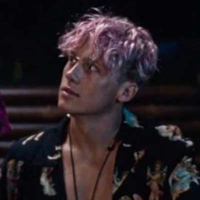 Chat with Baxter Radic, the  character AI chatbot