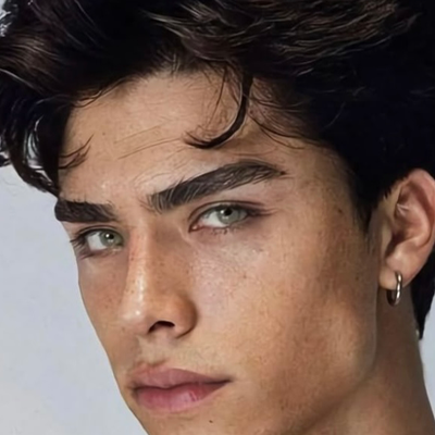 Chat with Romance AI Character: Leonardo