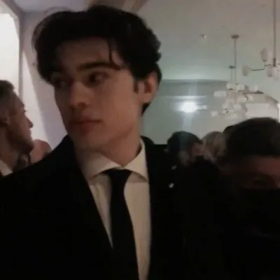 Chat with Stephen Argonn, the  character AI chatbot