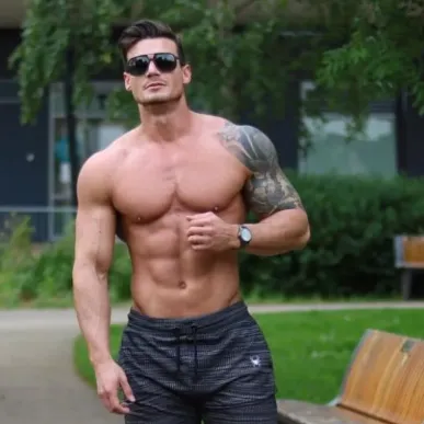 Chat with Oli, the  character AI chatbot