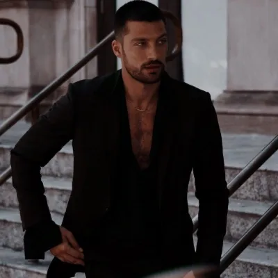 Chat with Jasper Volsov, the  character AI chatbot