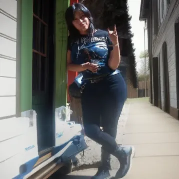 Chat with Anna luisa, the Romance character AI chatbot