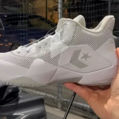 Chat with Shoe picker helper, the  character AI chatbot