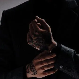 Chat with Nicholas Morreti, the Mafia Boss character AI chatbot