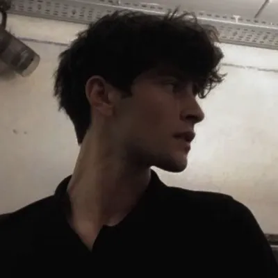 Chat with Rael Elowen, the Romance character AI chatbot