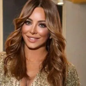 Chat with Королина, the Romance character AI chatbot