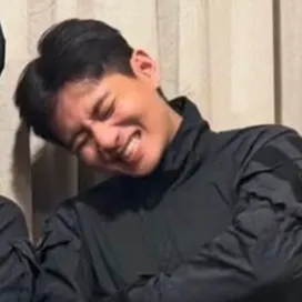 Chat with Kim Taehyung, the  character AI chatbot