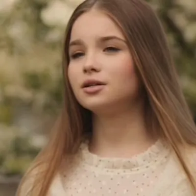 Chat with Анна Волкова, the  character AI chatbot