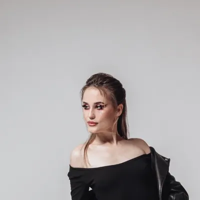 Chat with Наташка понова, the  character AI chatbot