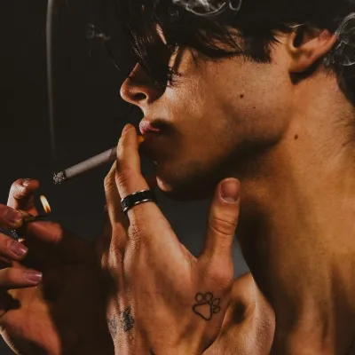 Chat with Hans Leclair, the Romance character AI chatbot